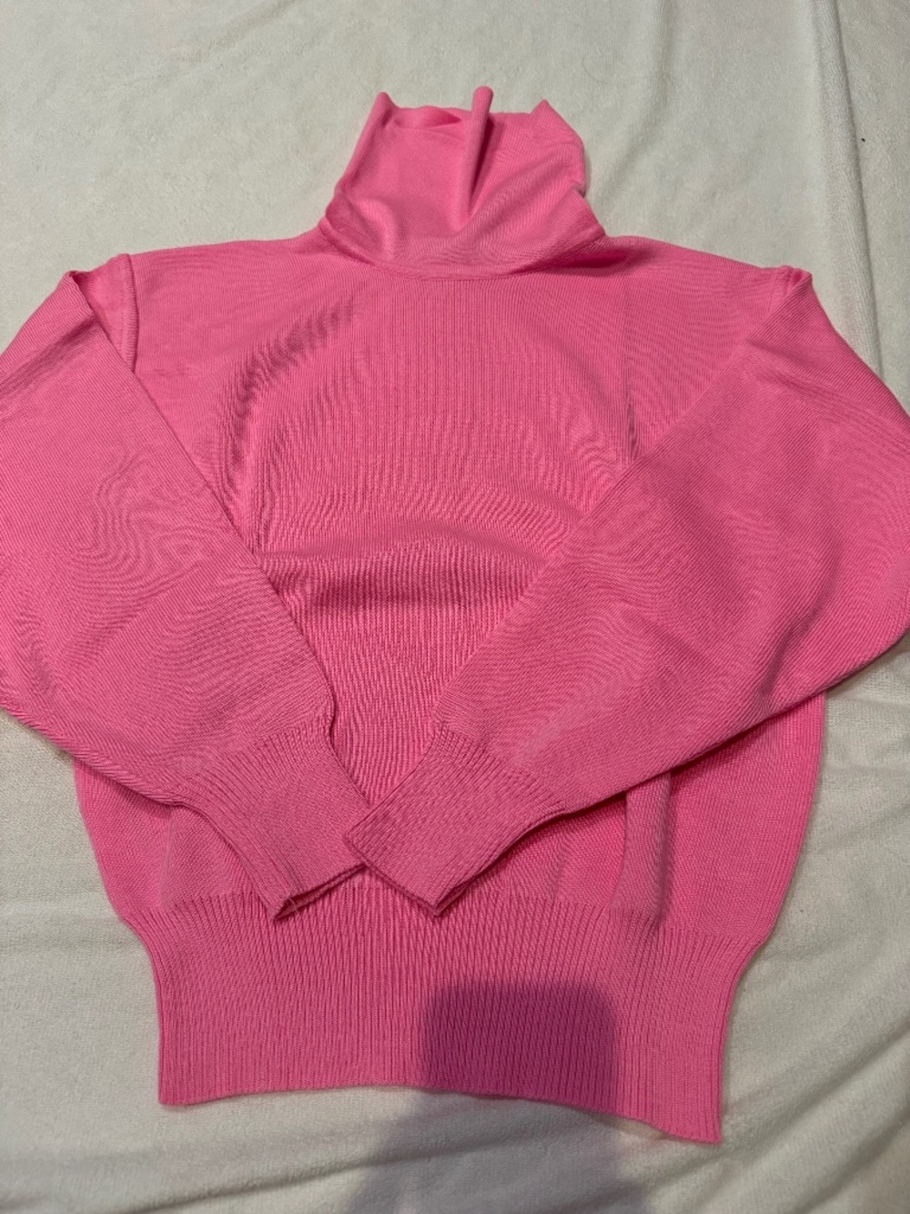 Obermeyer ski sweater, M, bright pink, brand new, cowl neck